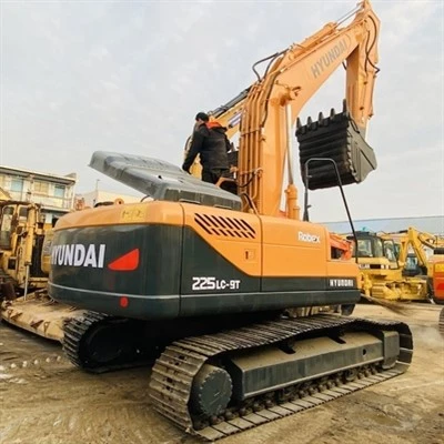Hyundai R225 Bandgrävare